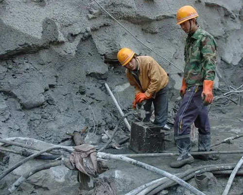 黎母山镇地基下沉注浆
